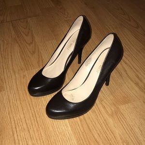 Chocolate brown leather Nine West pumps